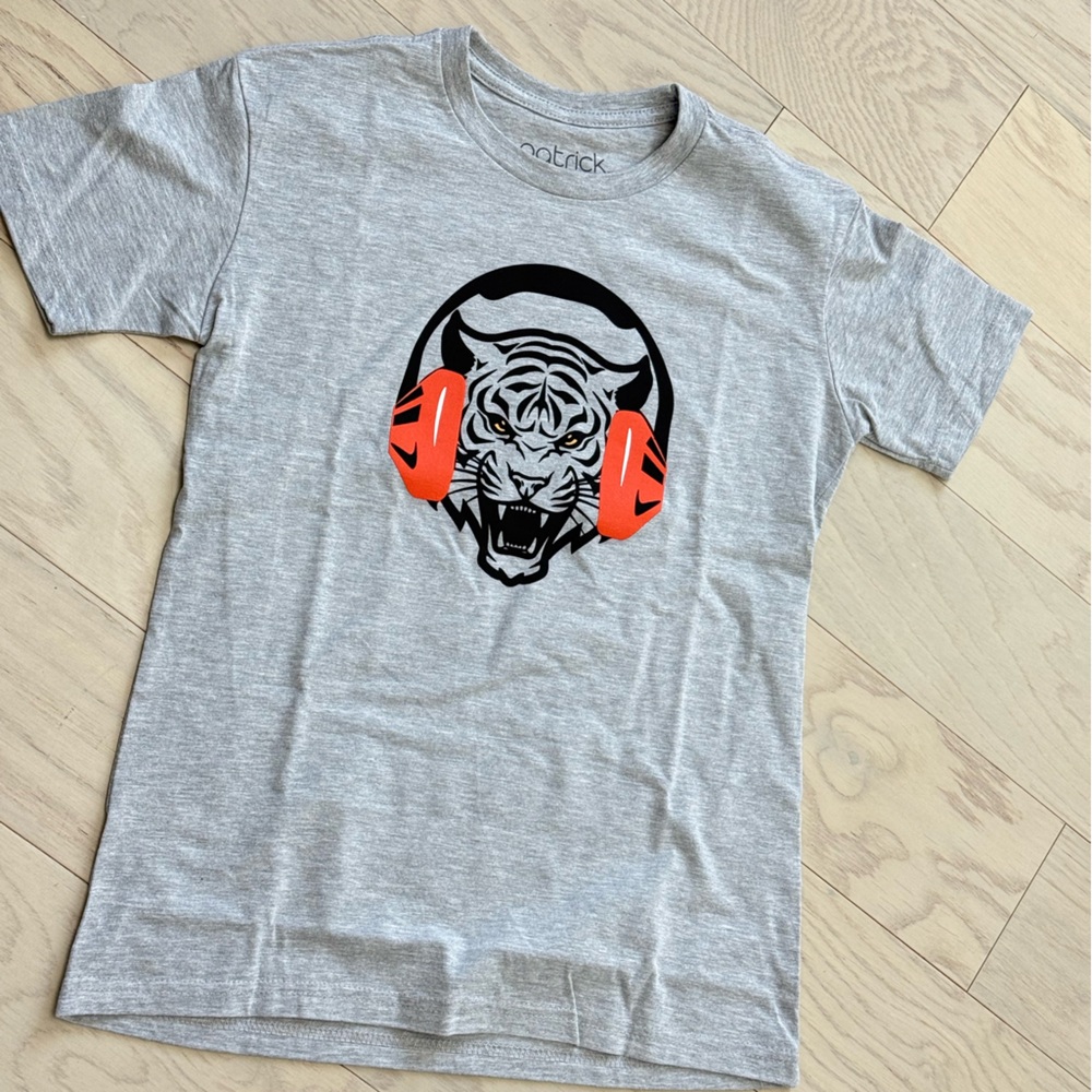 Patrick Los Angeles Gray T-Shirt with Tiger and Headphones Graphic NWOT
